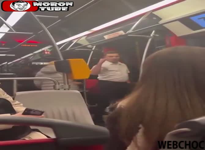 Video :A Ukrainian father and kid are deported by a Prague streetcar driver